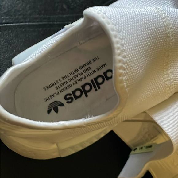 Adidas NMD_R1 Slip-On Sneaker size 9 - Picture 5 of 5